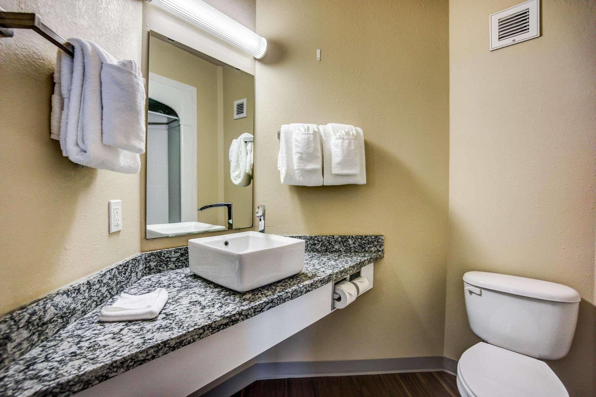 Motel 6-Red Deer, Ab Екстериор снимка