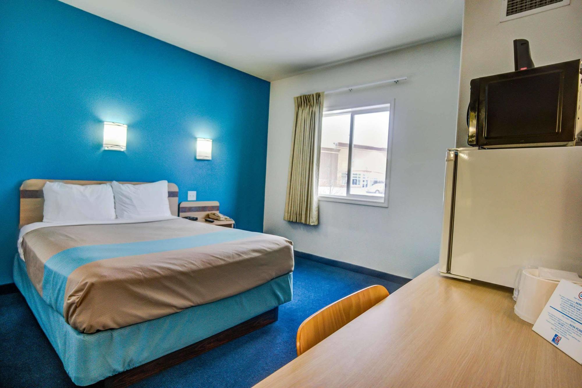 Motel 6-Red Deer, Ab Екстериор снимка